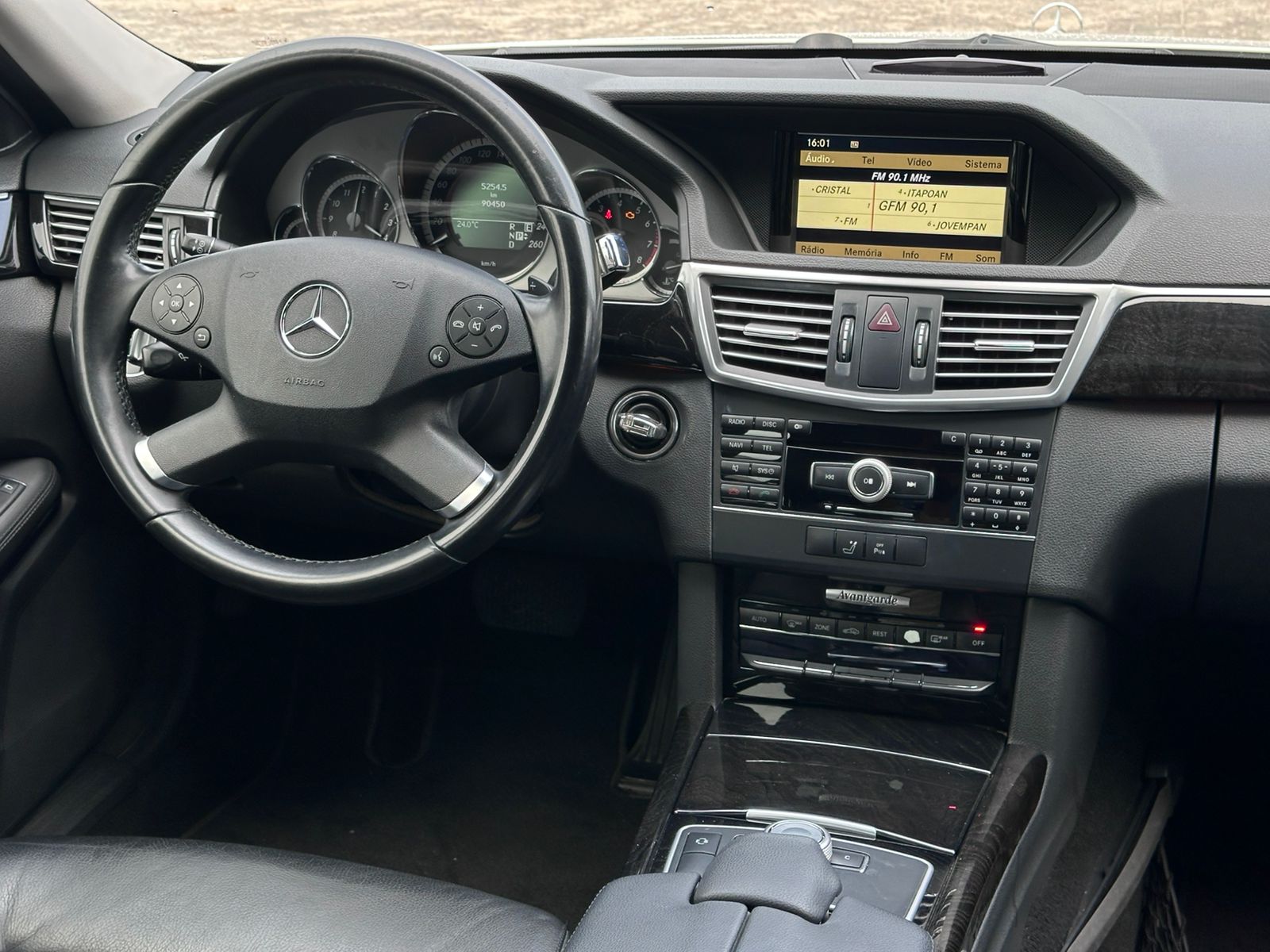 MERCEDES-BENZ E 250
