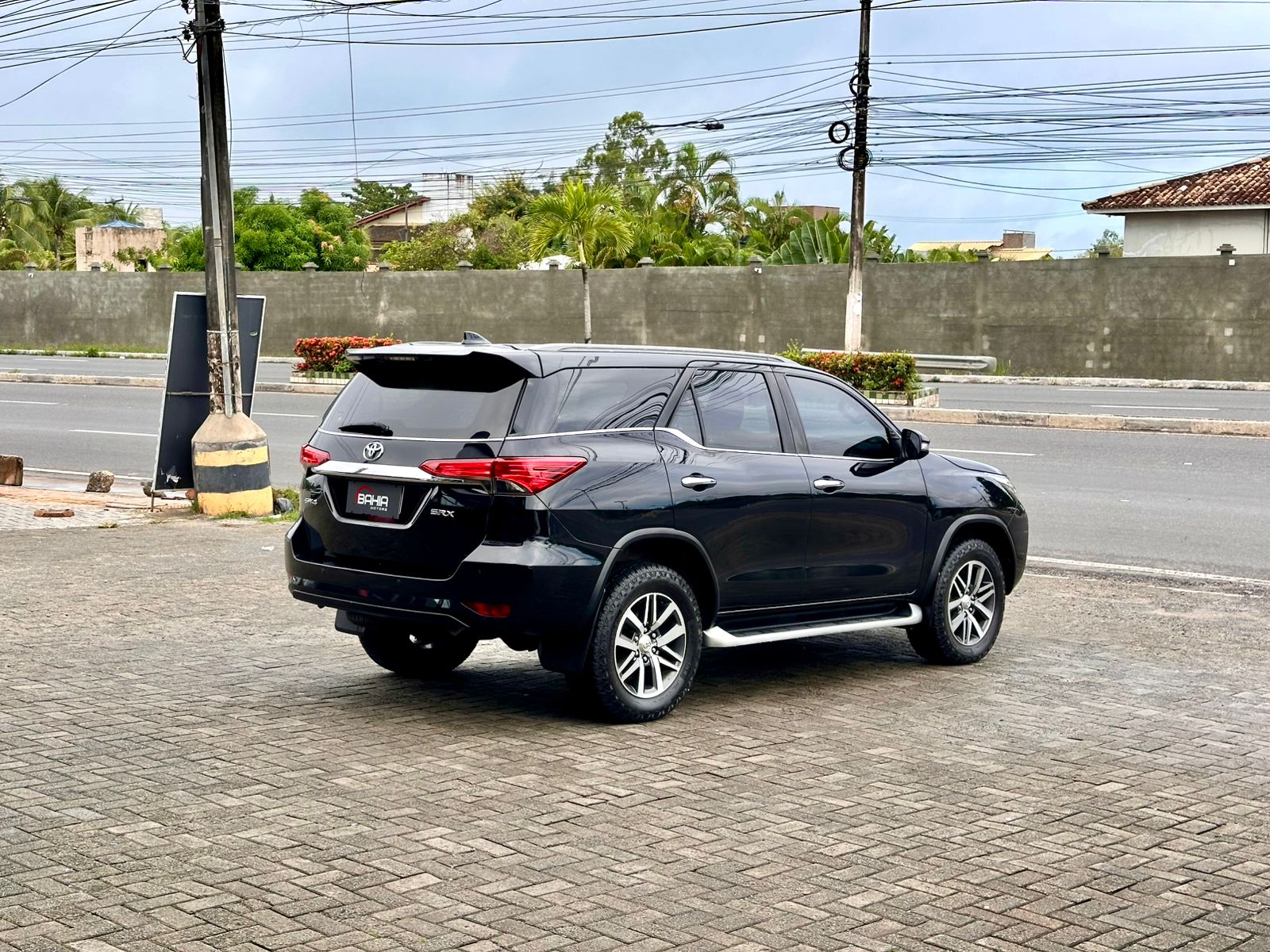 TOYOTA SW4