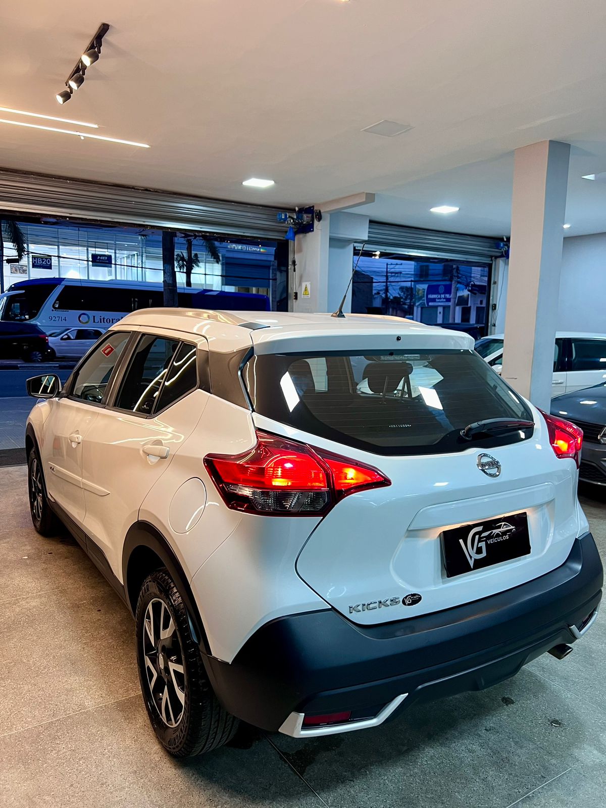 NISSAN kicks s mt