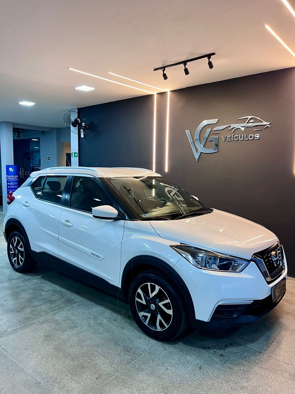 NISSAN kicks s mt