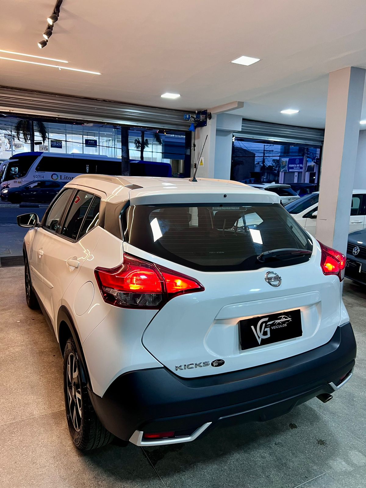 NISSAN kicks s mt