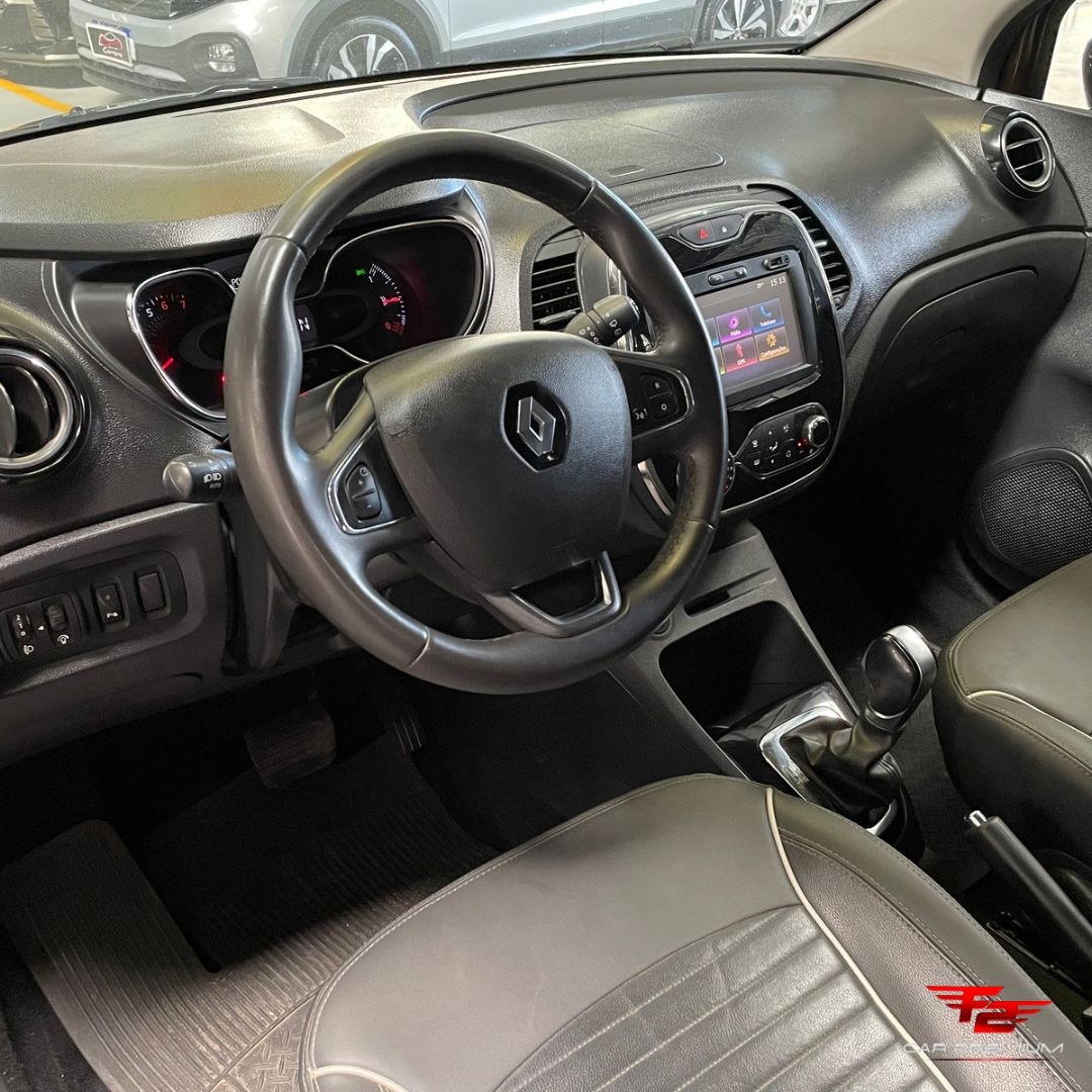 RENAULT captur intense