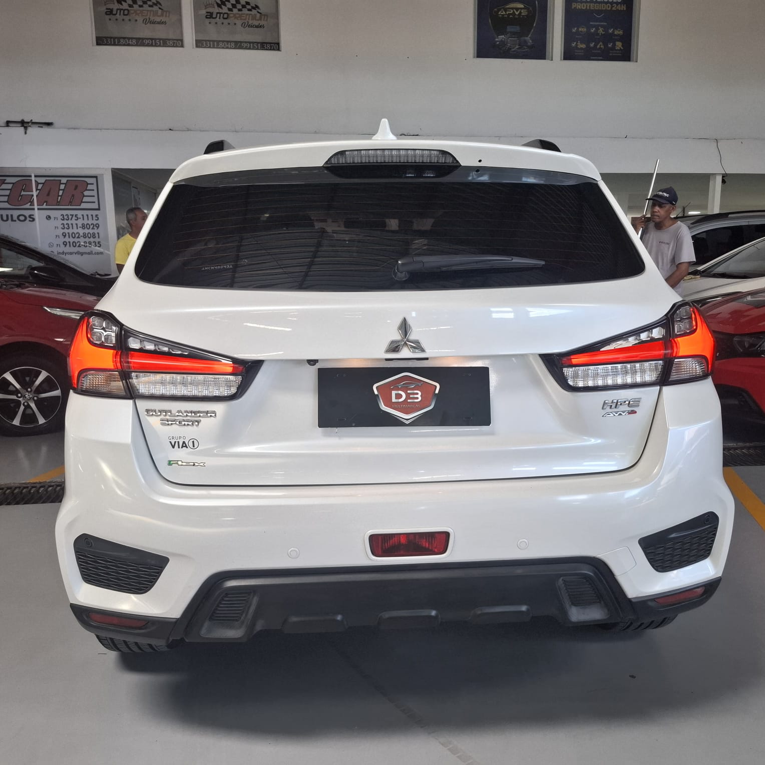 MITSUBISHI OUTLANDER