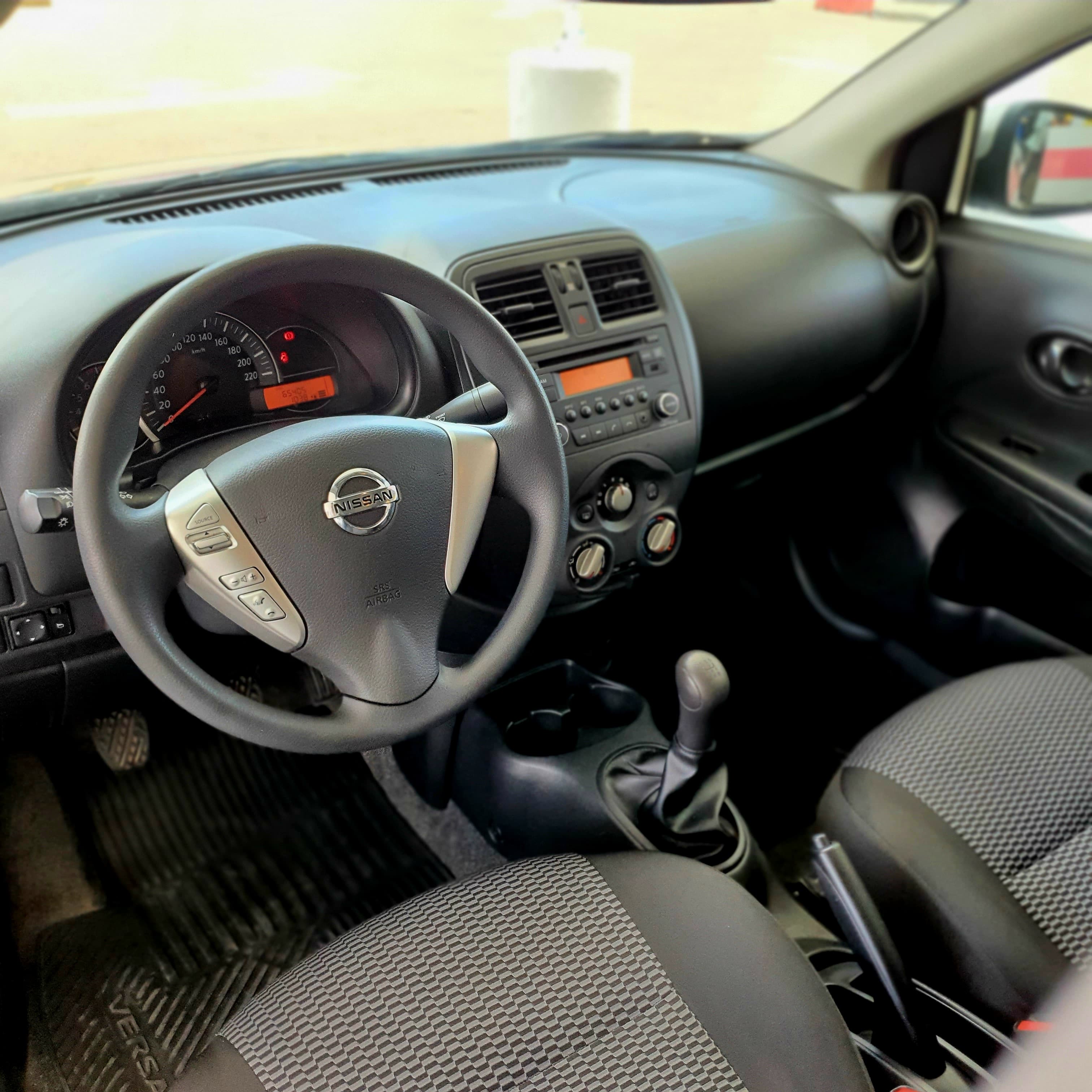 NISSAN VERSA