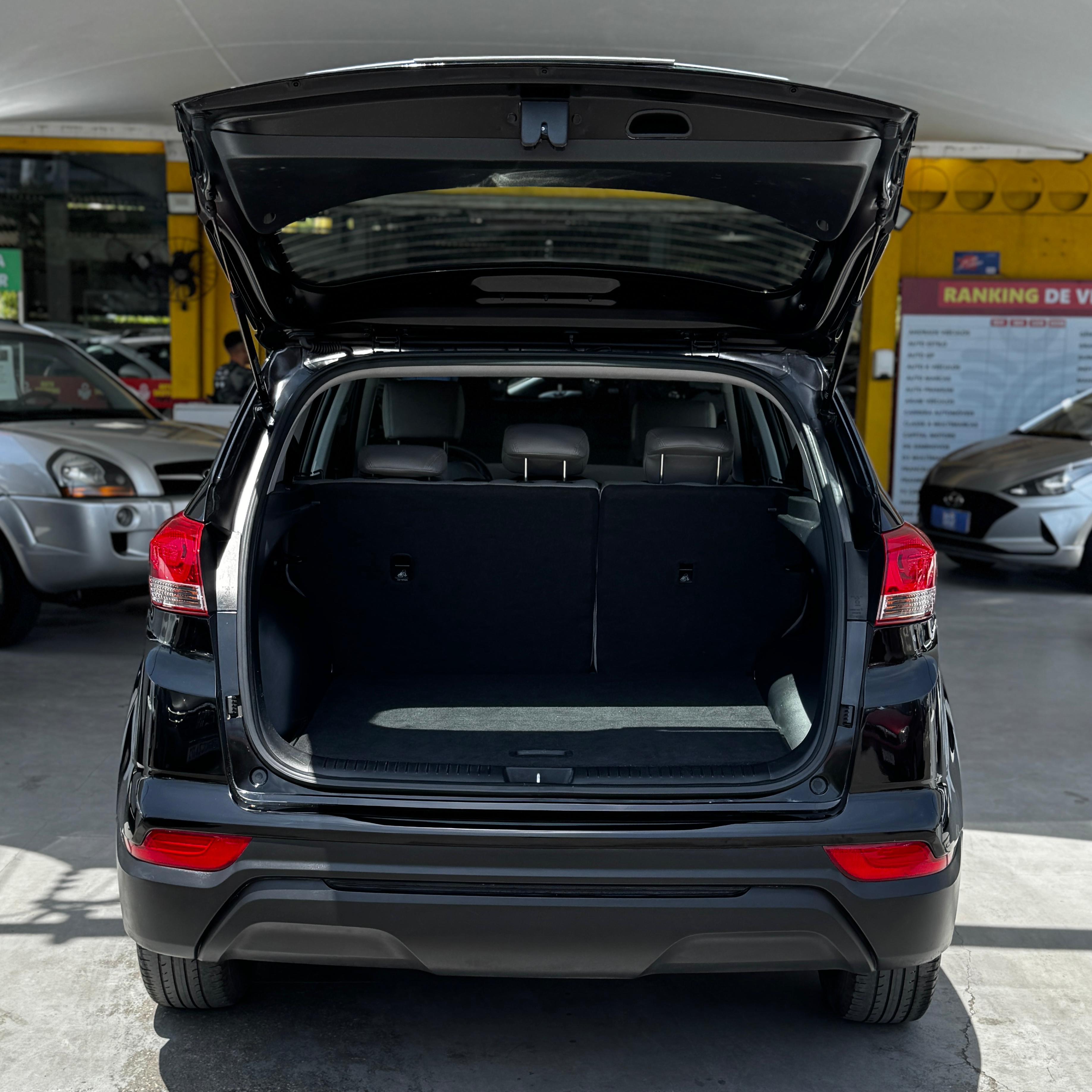 HYUNDAI creta 16a attitu