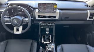 MITSUBISHI triton sport hpe