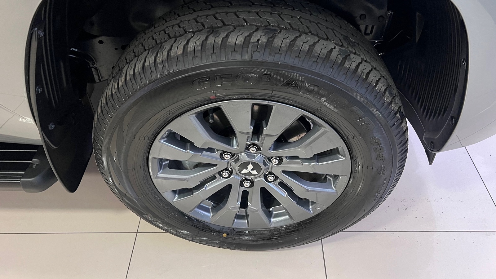 MITSUBISHI triton sport hpe