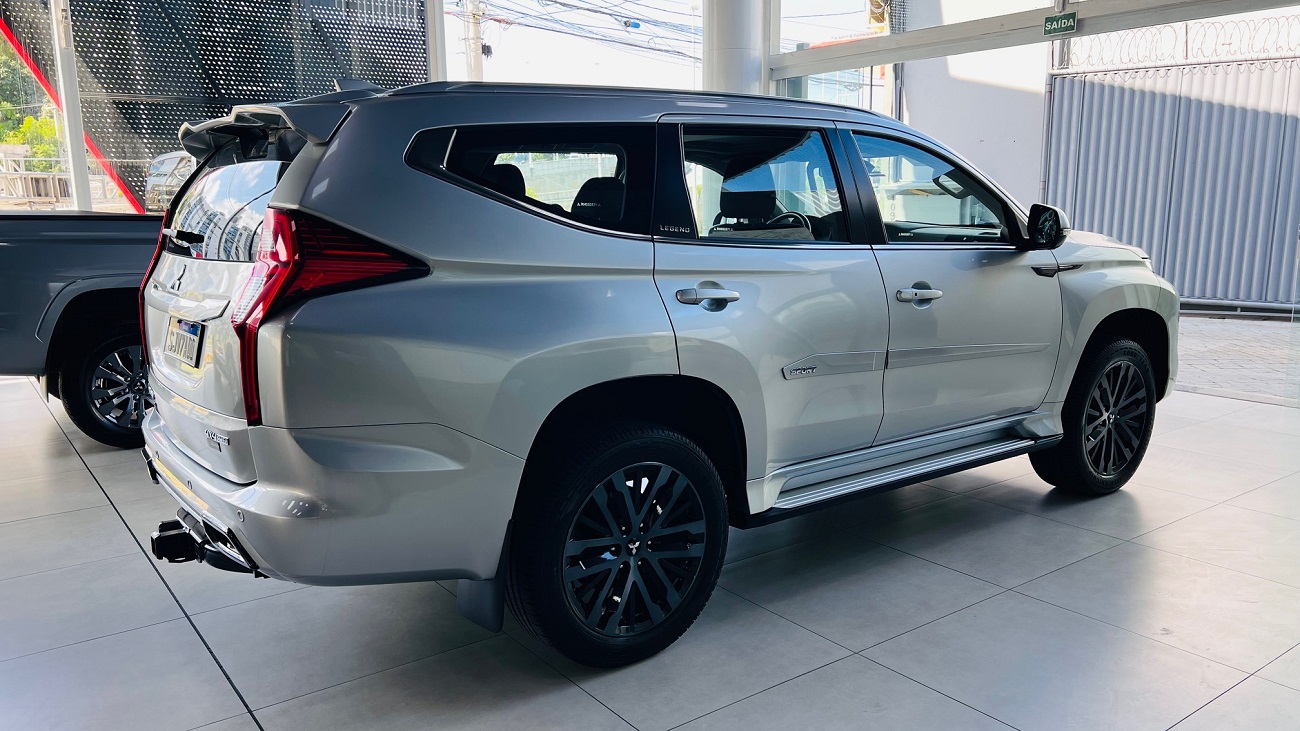 MITSUBISHI PAJERO SPORT