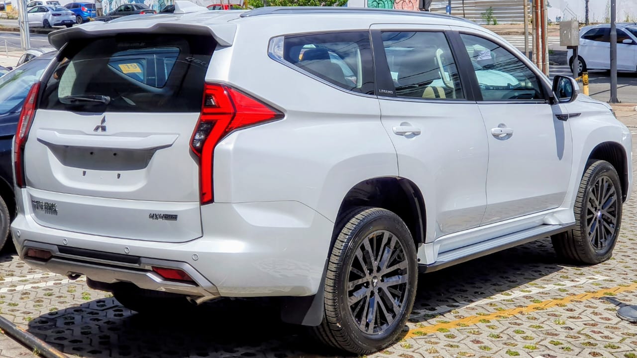MITSUBISHI PAJERO SPORT