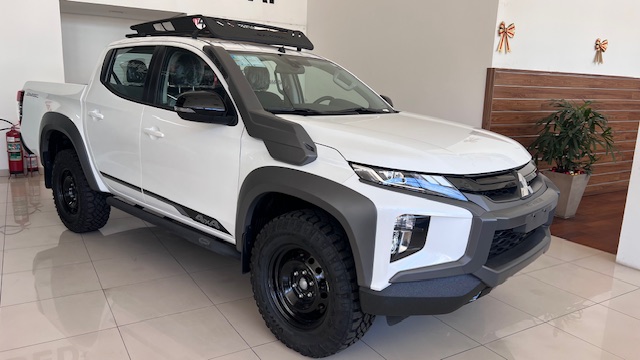 MITSUBISHI L200 TRITON