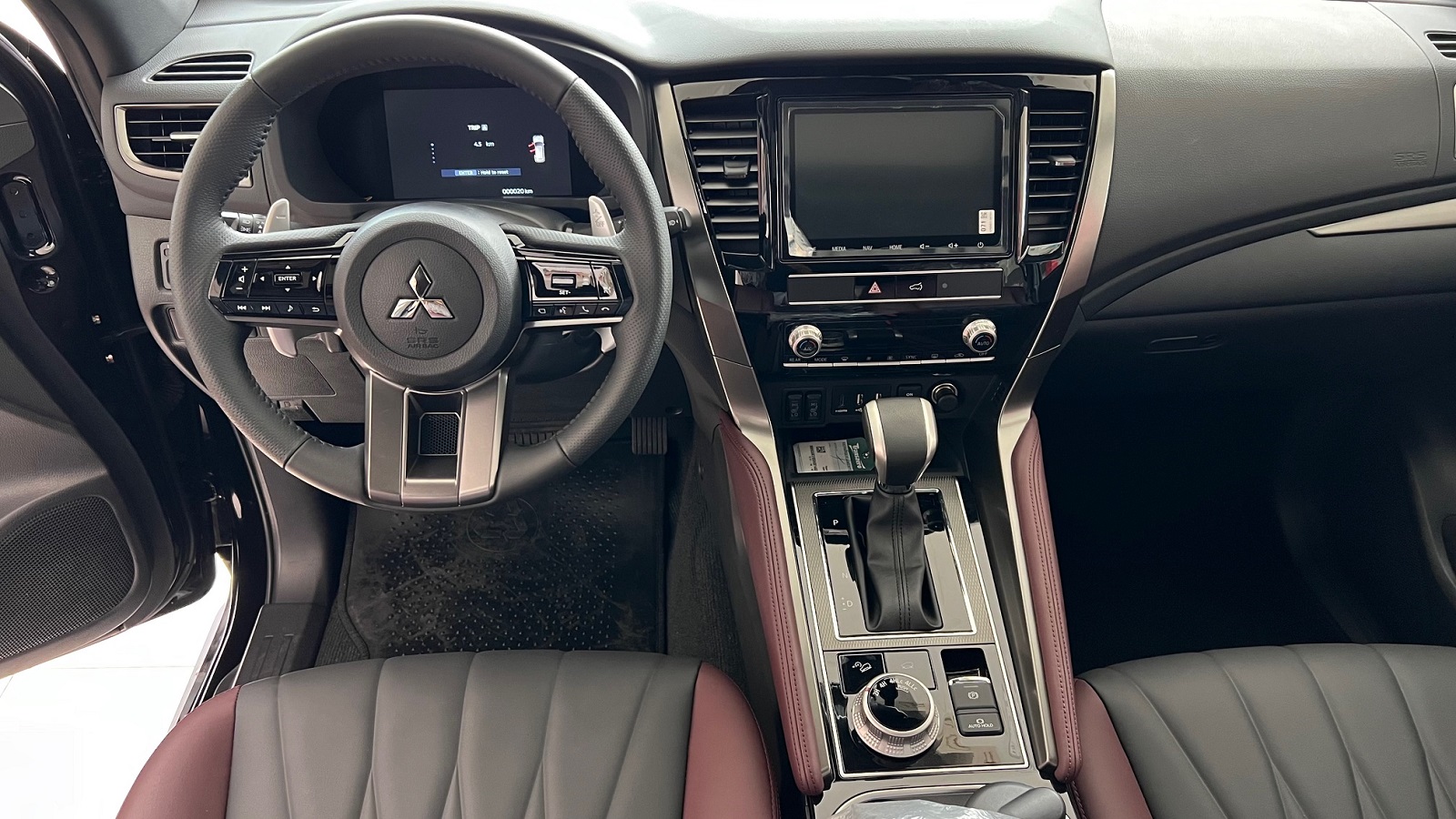 MITSUBISHI PAJERO SPORT