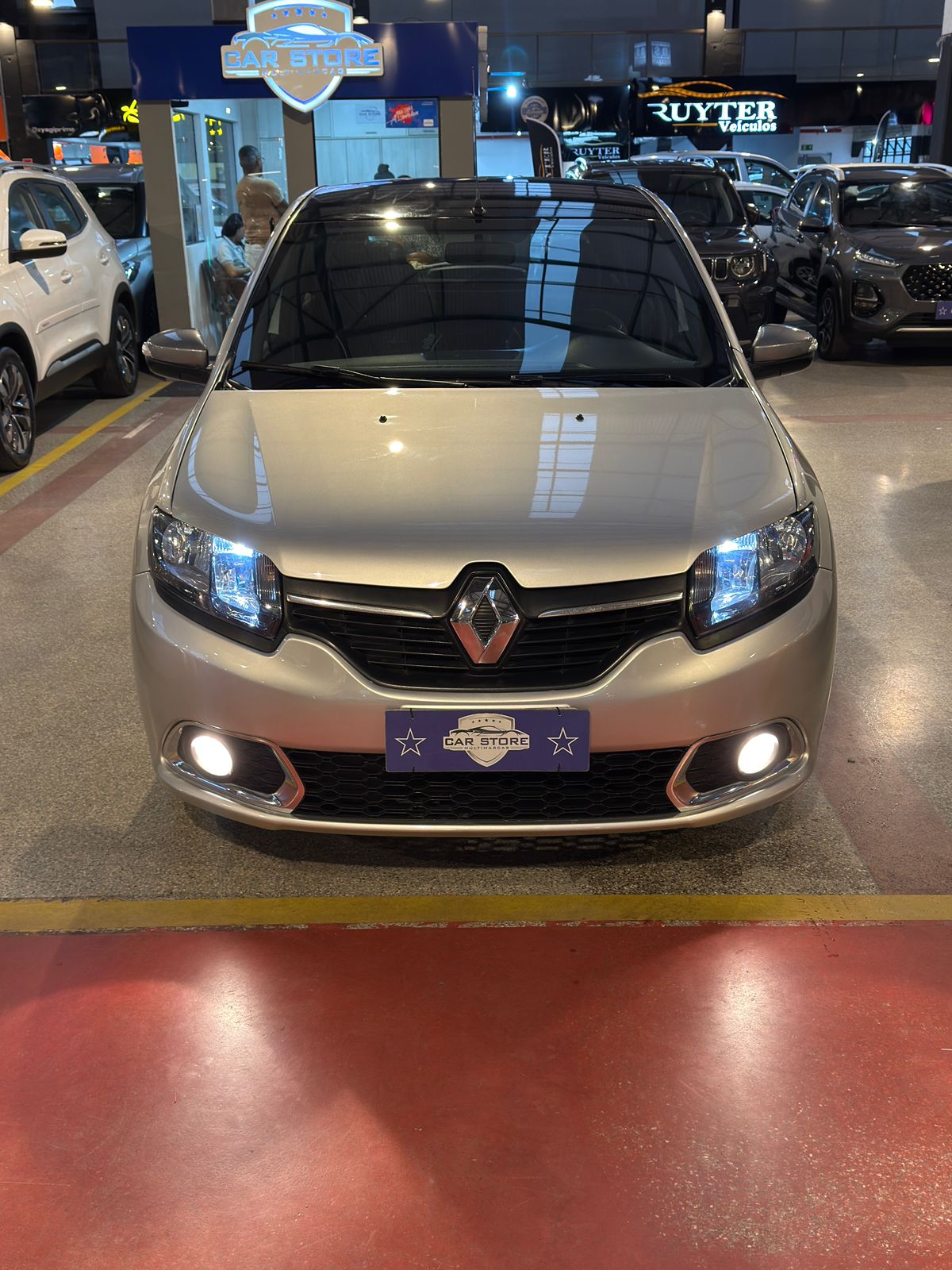 RENAULT SANDERO