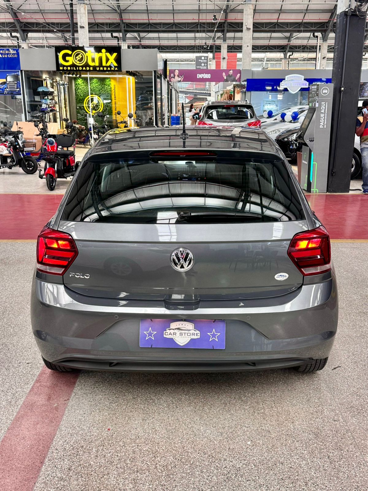 VOLKSWAGEN POLO