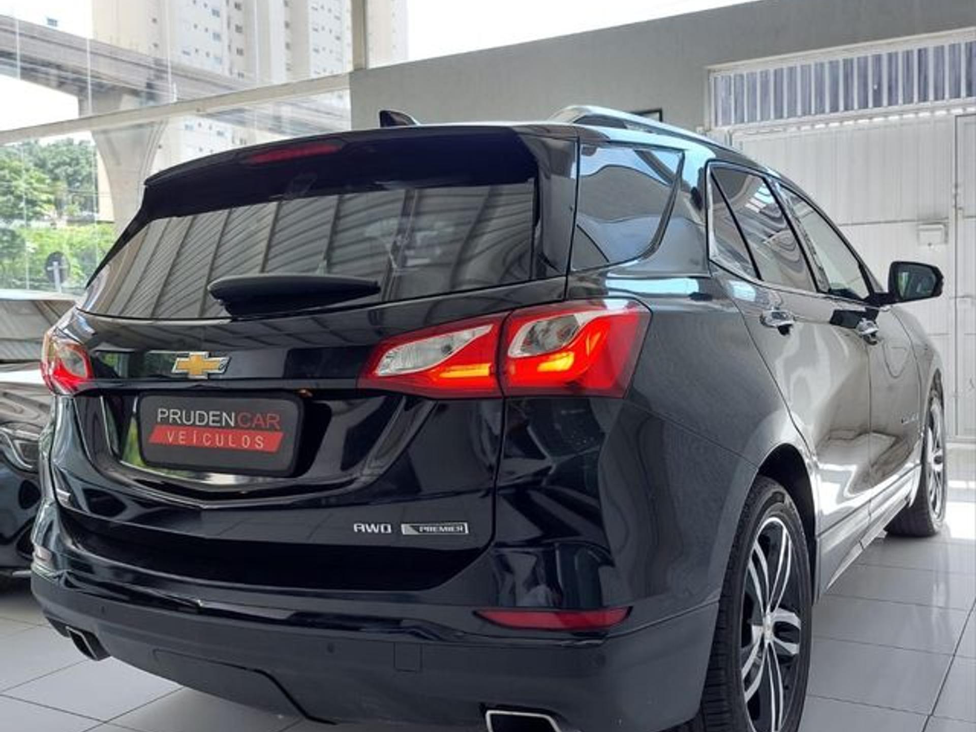 CHEVROLET EQUINOX