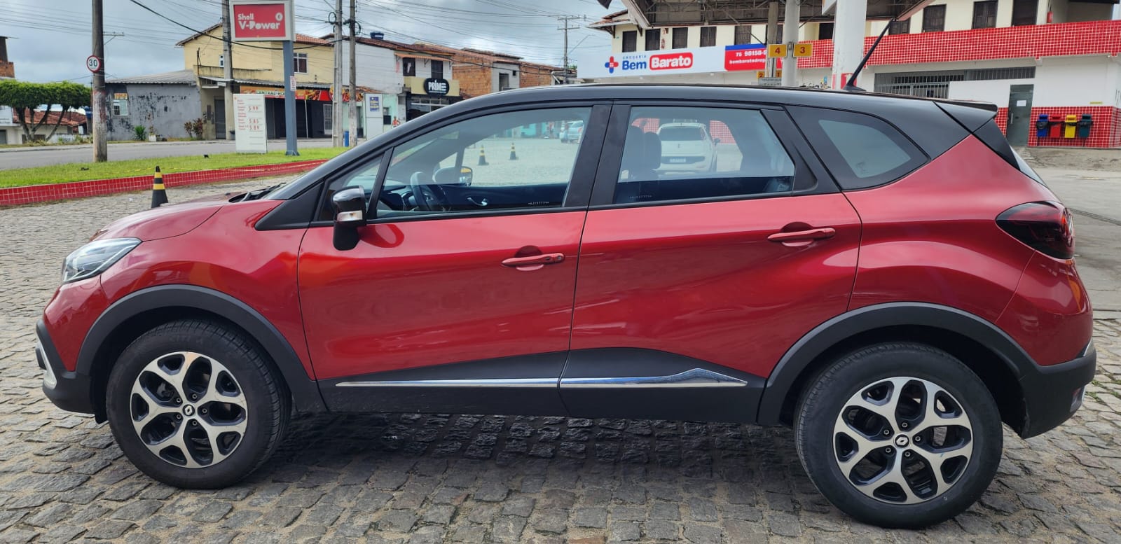 RENAULT captur intense