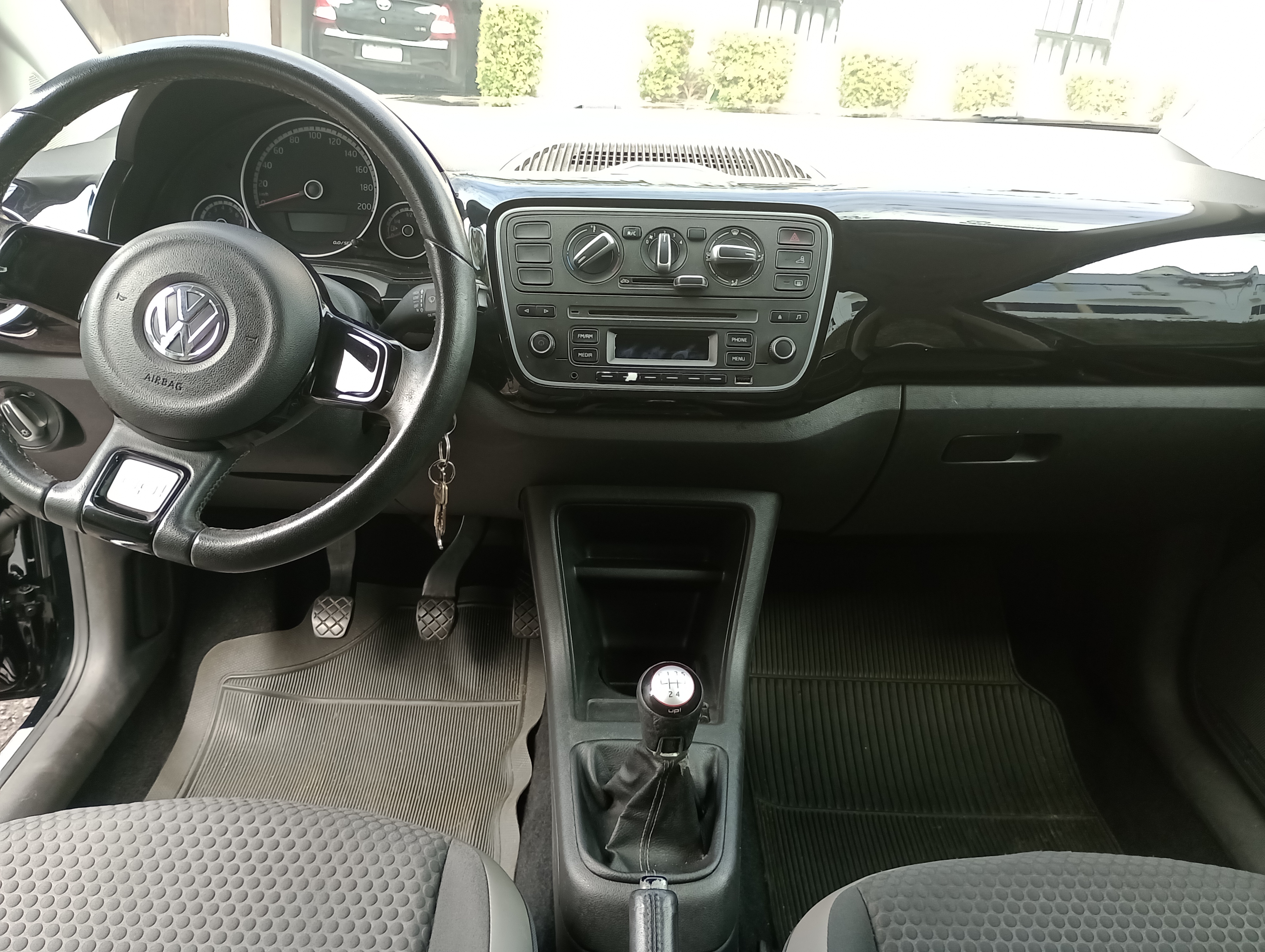 VOLKSWAGEN up cross mc