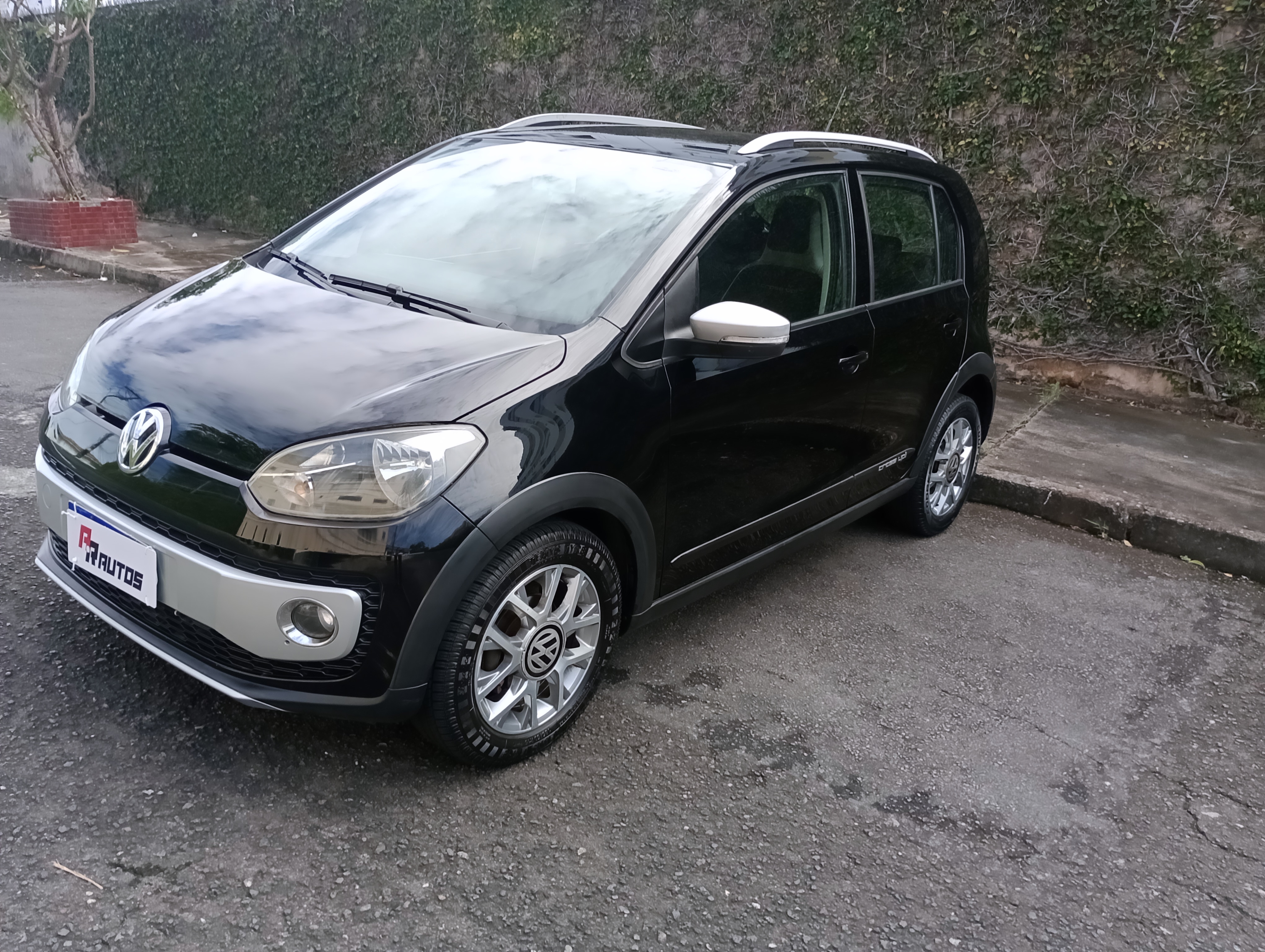 VOLKSWAGEN up cross mc