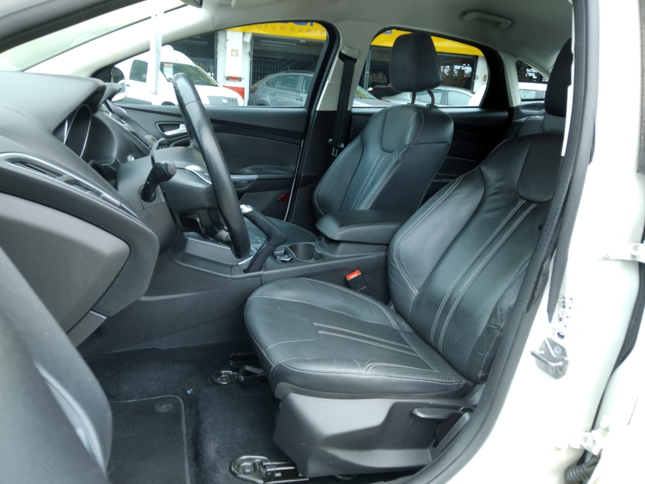 FORD focus sedan 2.0