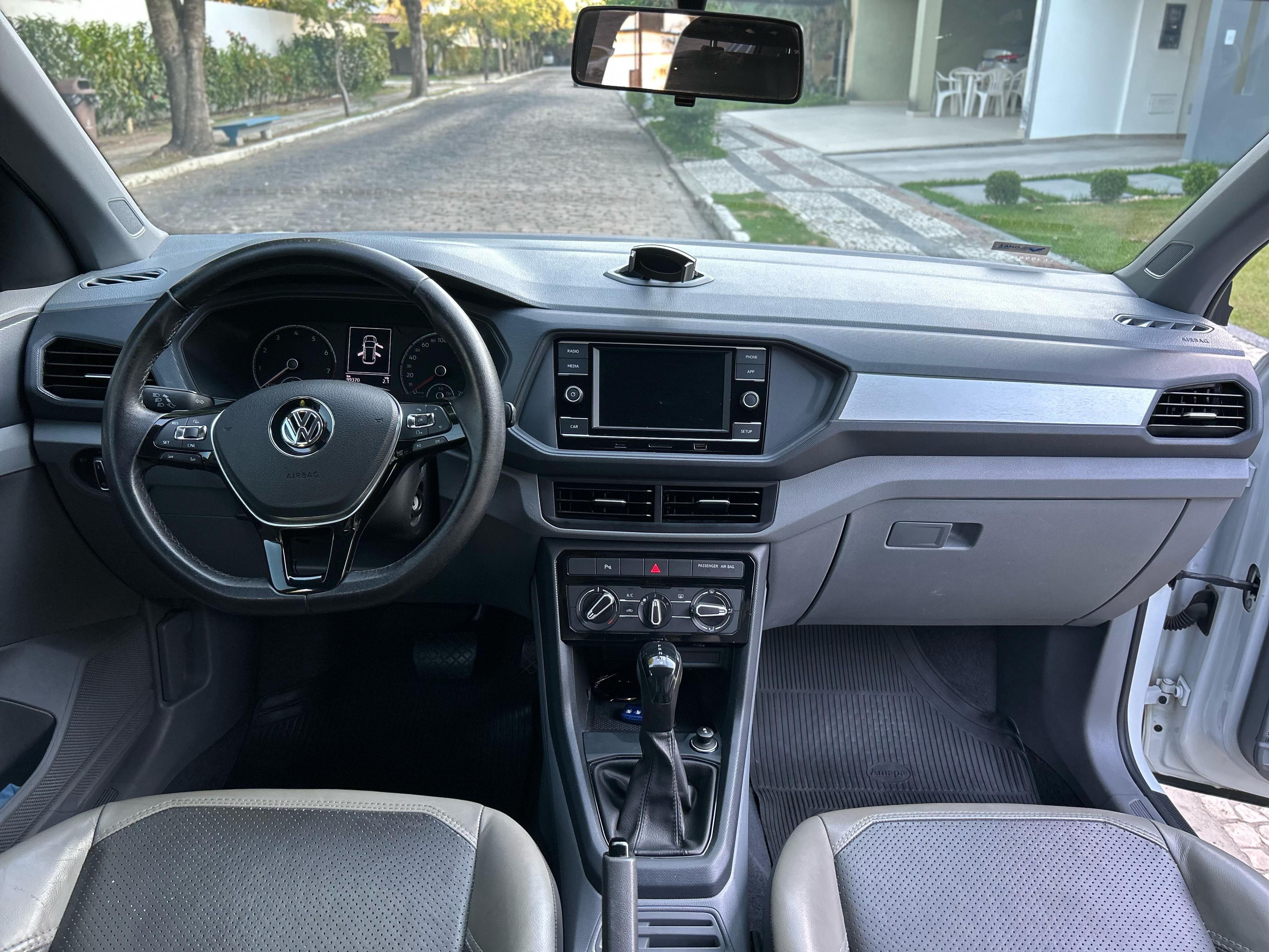 VOLKSWAGEN t cross 200 tsi aut