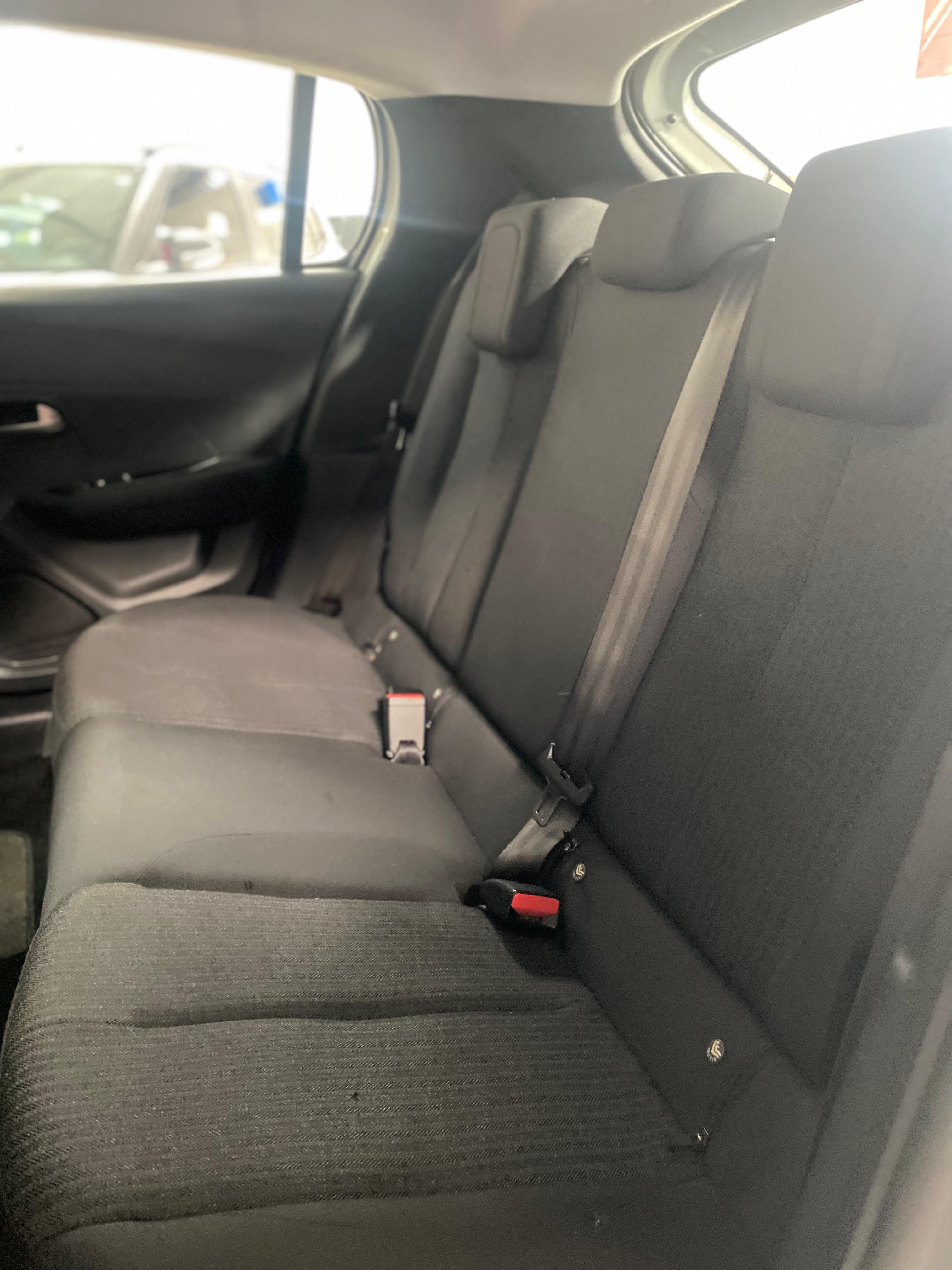 PEUGEOT 208 active