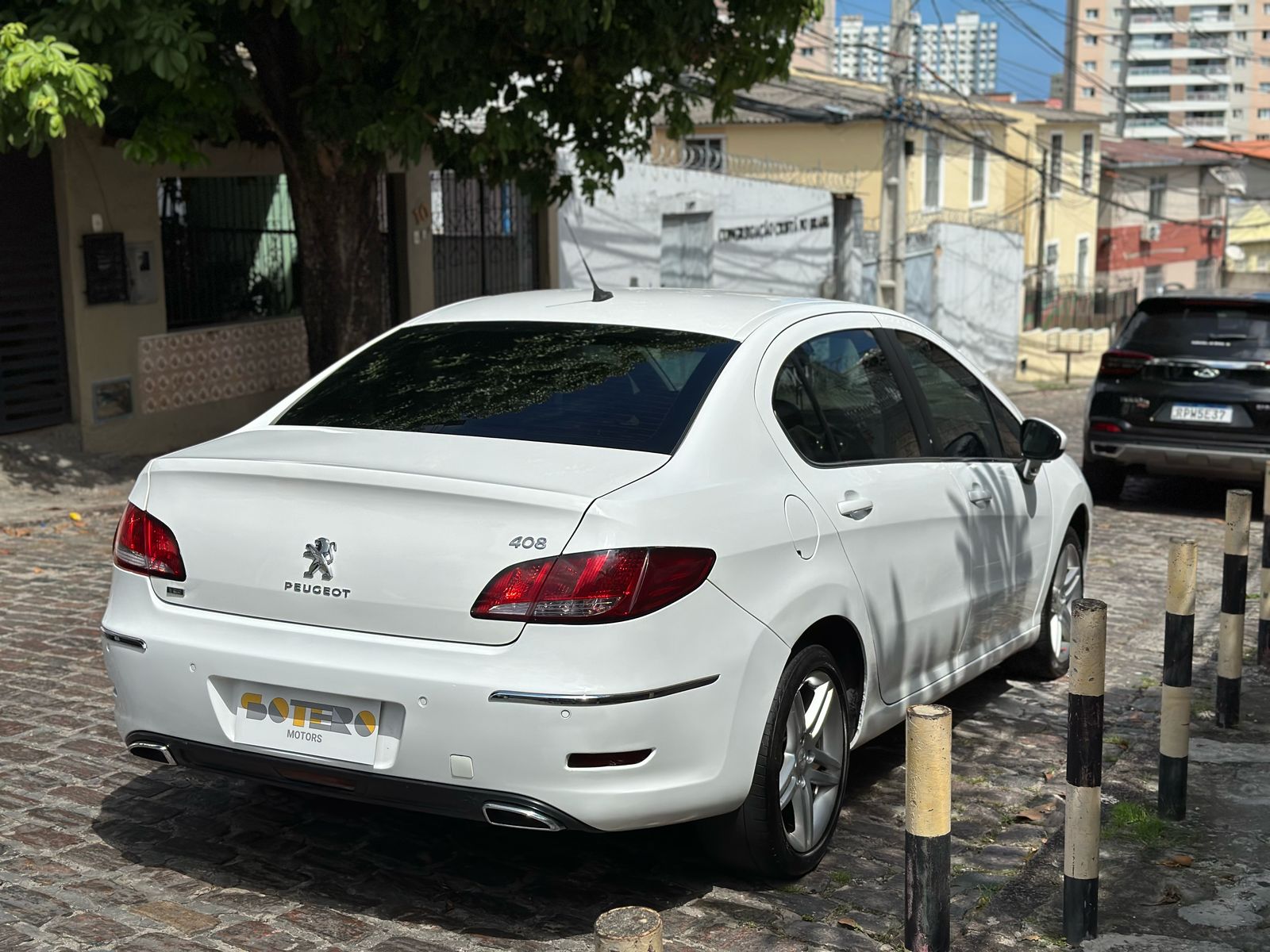PEUGEOT 408