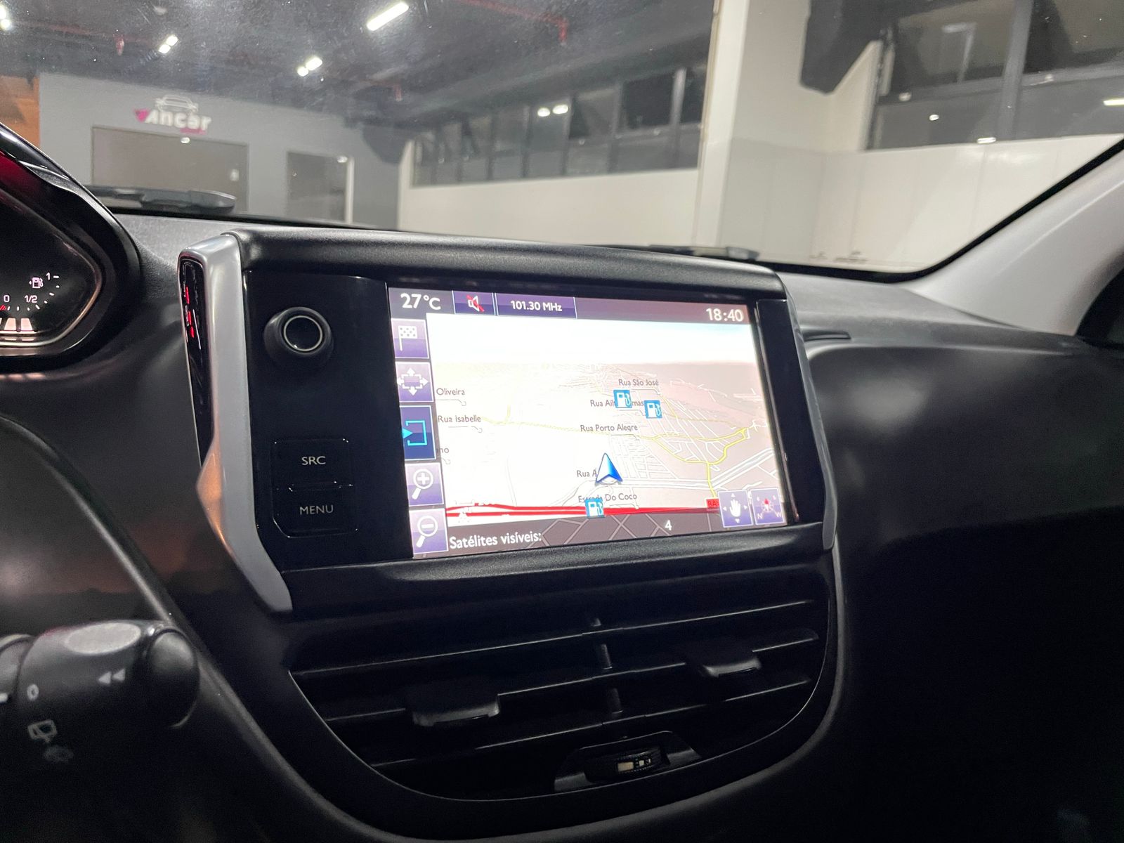 PEUGEOT 2008 griffe