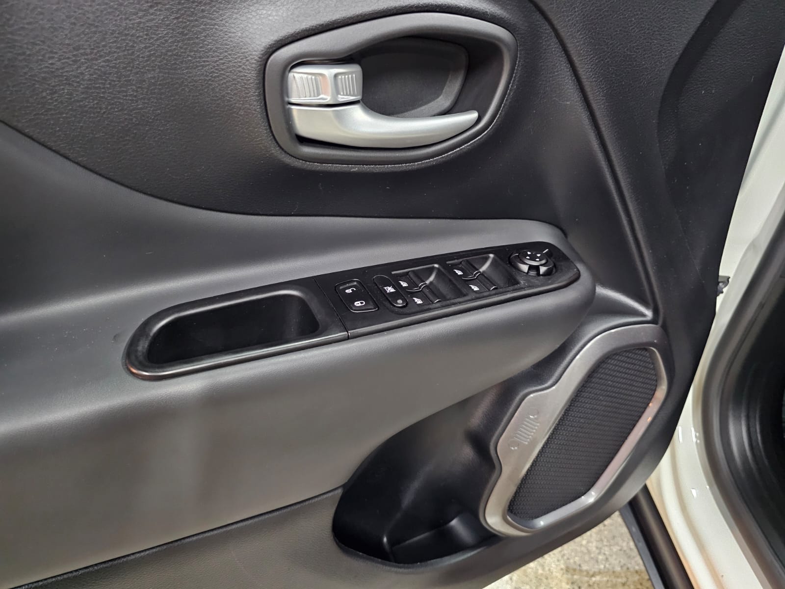 JEEP renegade lgtd t270