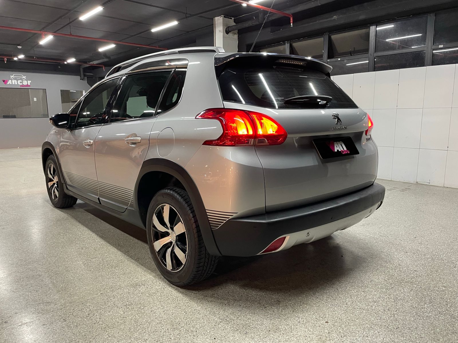 PEUGEOT 2008 griffe