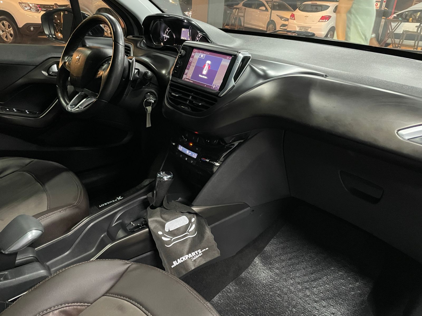 PEUGEOT 2008 griffe