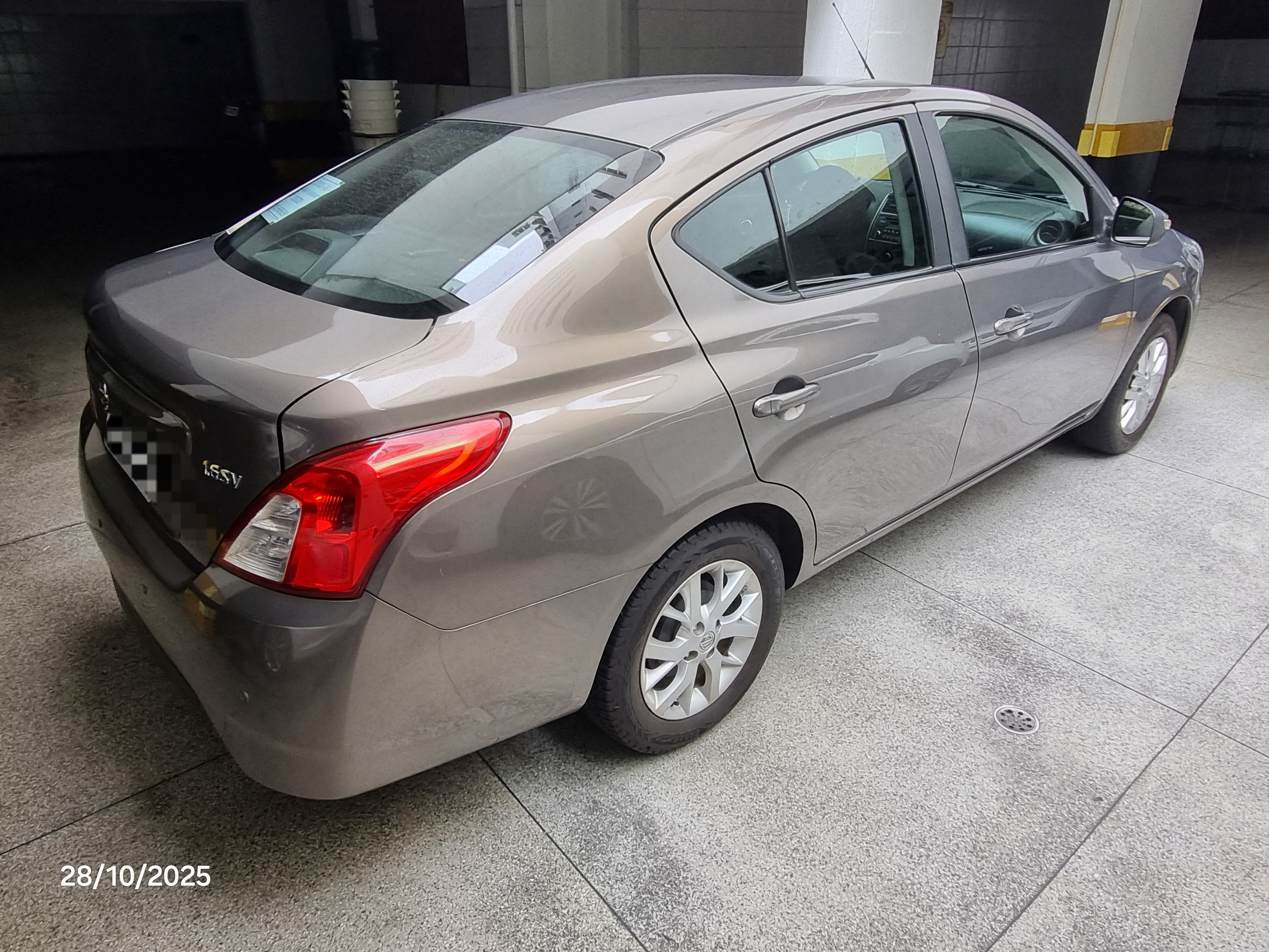 NISSAN VERSA