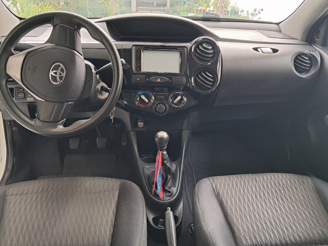 TOYOTA etios 1.5 x sedan 16v